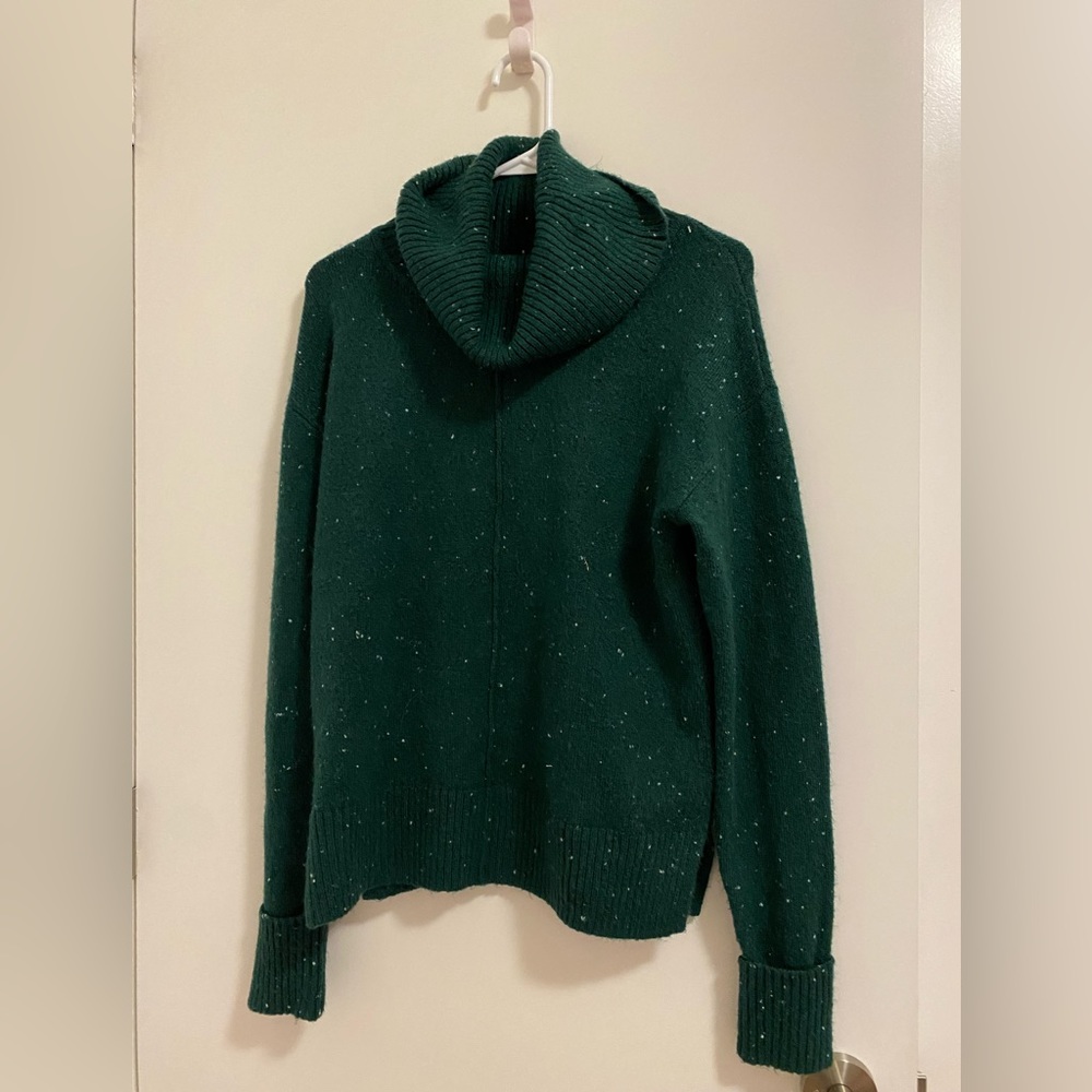 camber & grace green knit turtleneck sweater